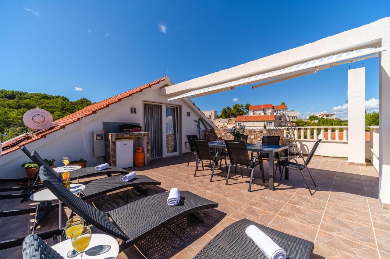 La Perla Apartma *